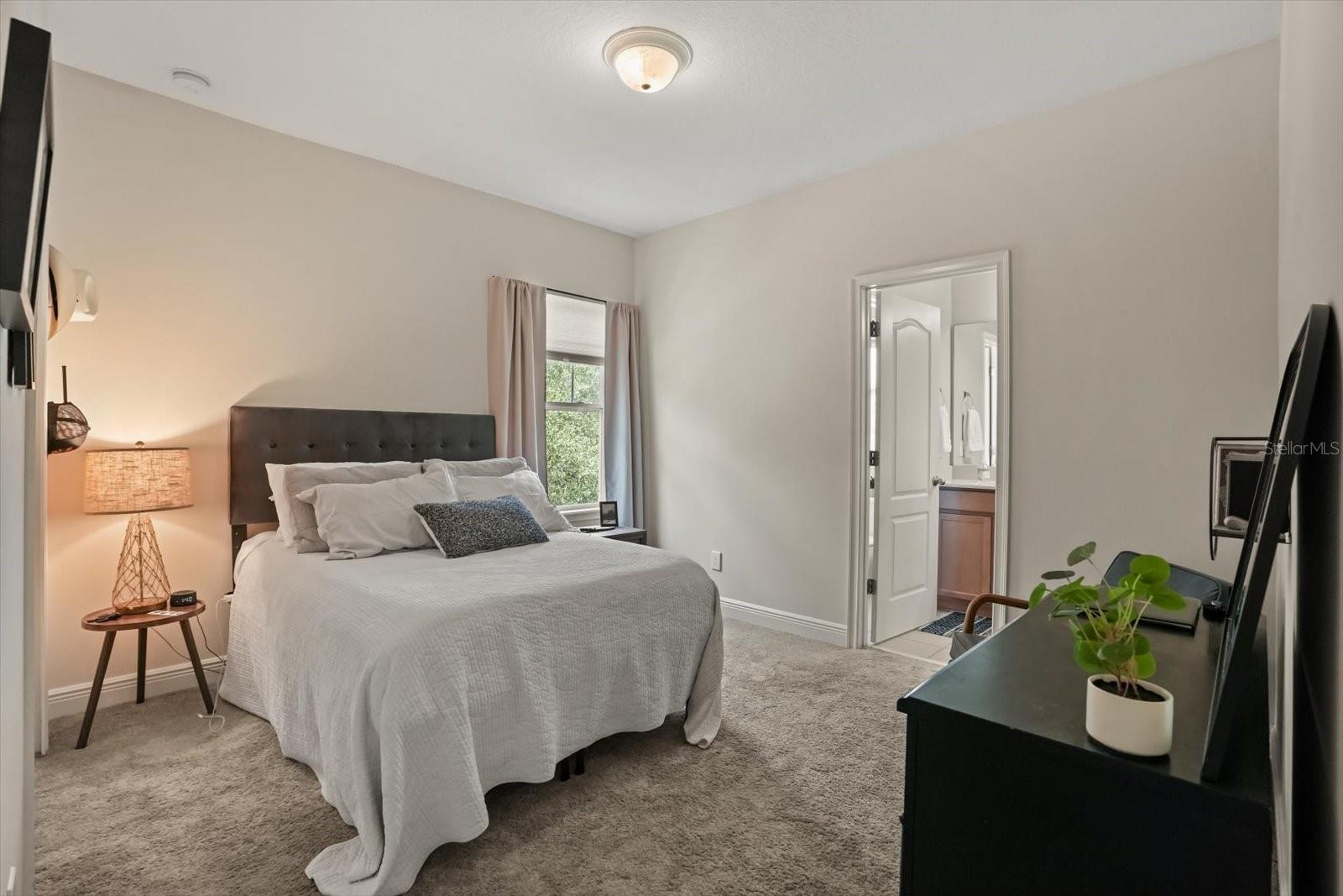 Image 27 of 33 For 897 Landrum Drive