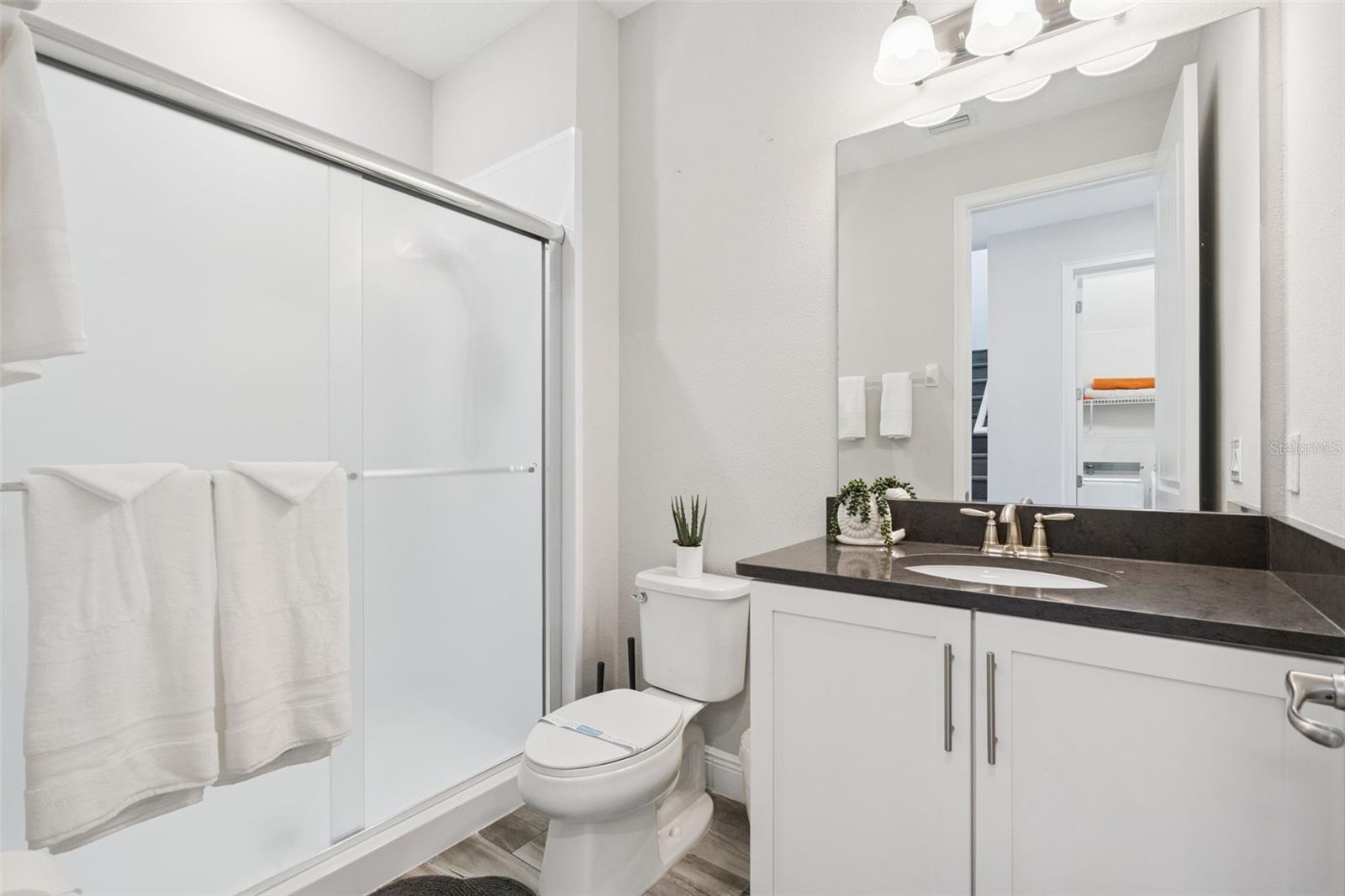 Image 30 of 93 For 424 Southfield Street