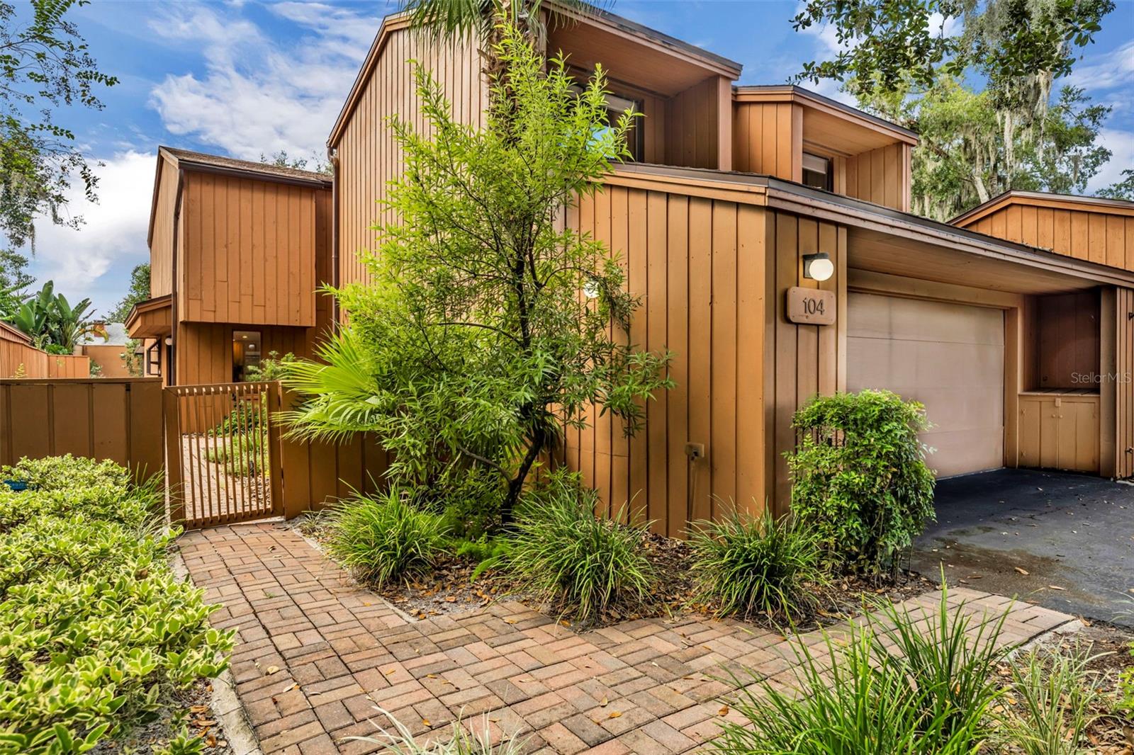 Image 2 of 45 For 104 Oaks Court