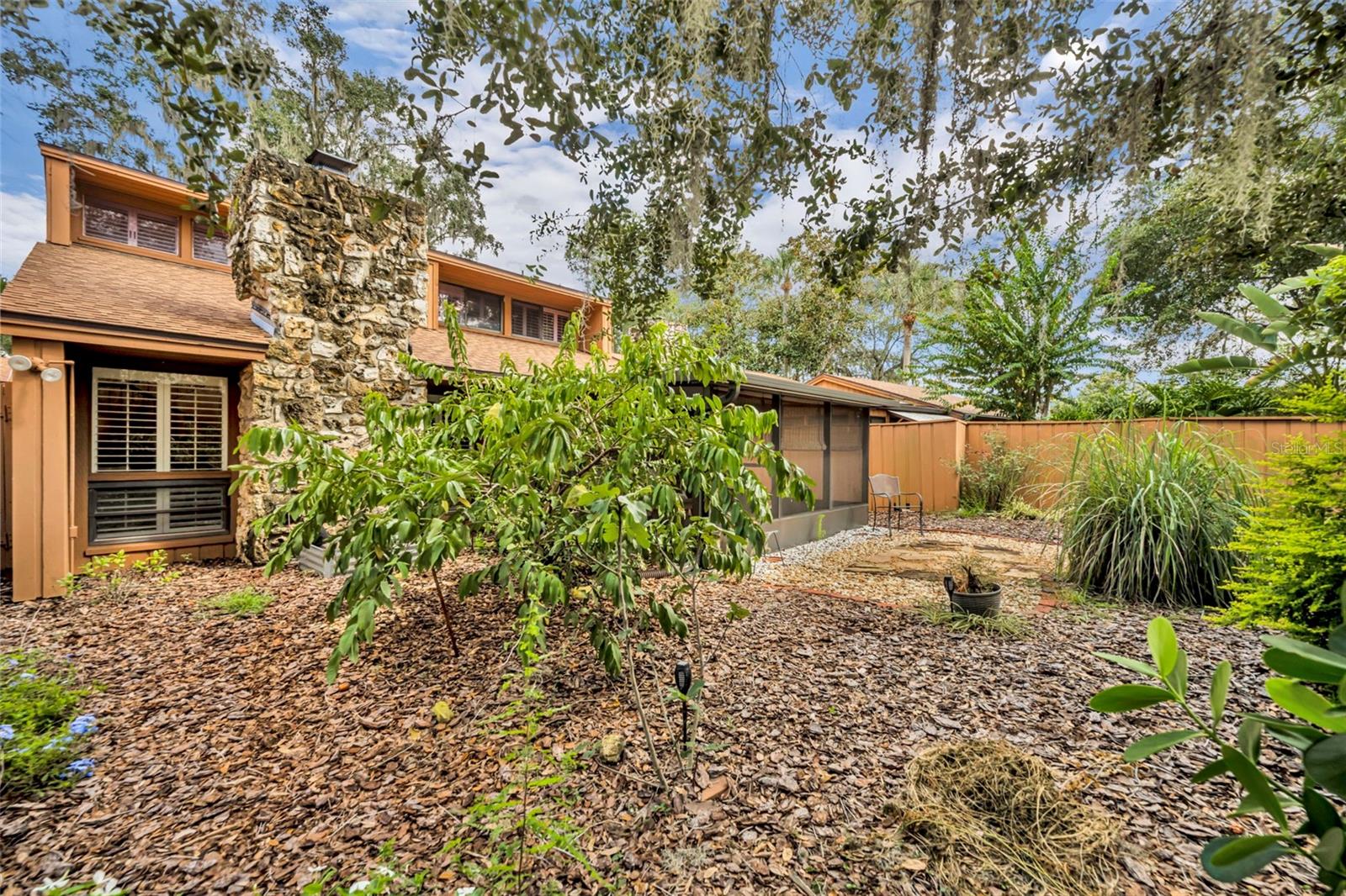 Image 36 of 45 For 104 Oaks Court