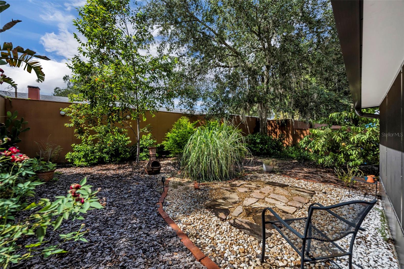 Image 37 of 45 For 104 Oaks Court