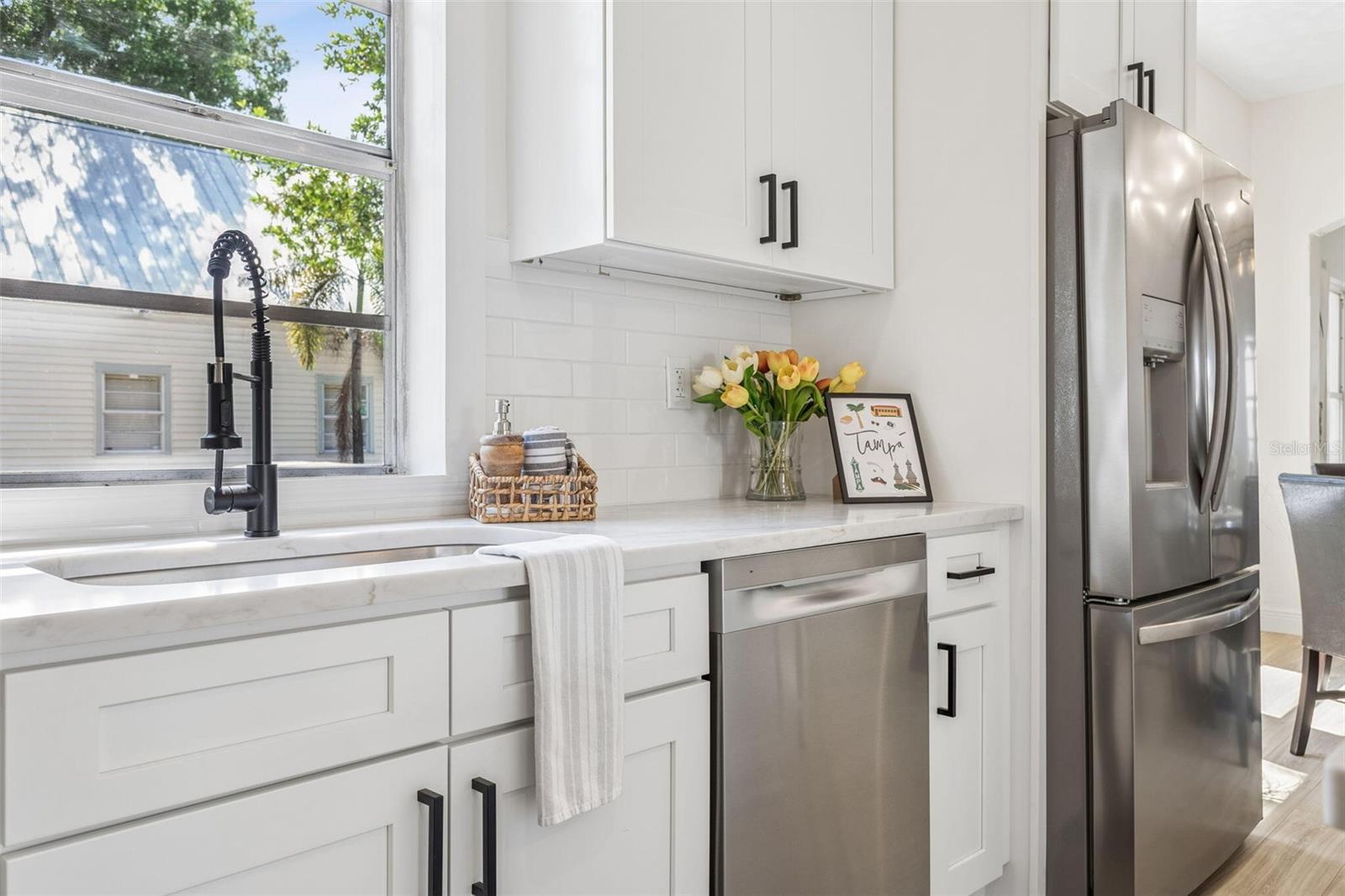 Image 10 of 25 For 2226 10th Avenue