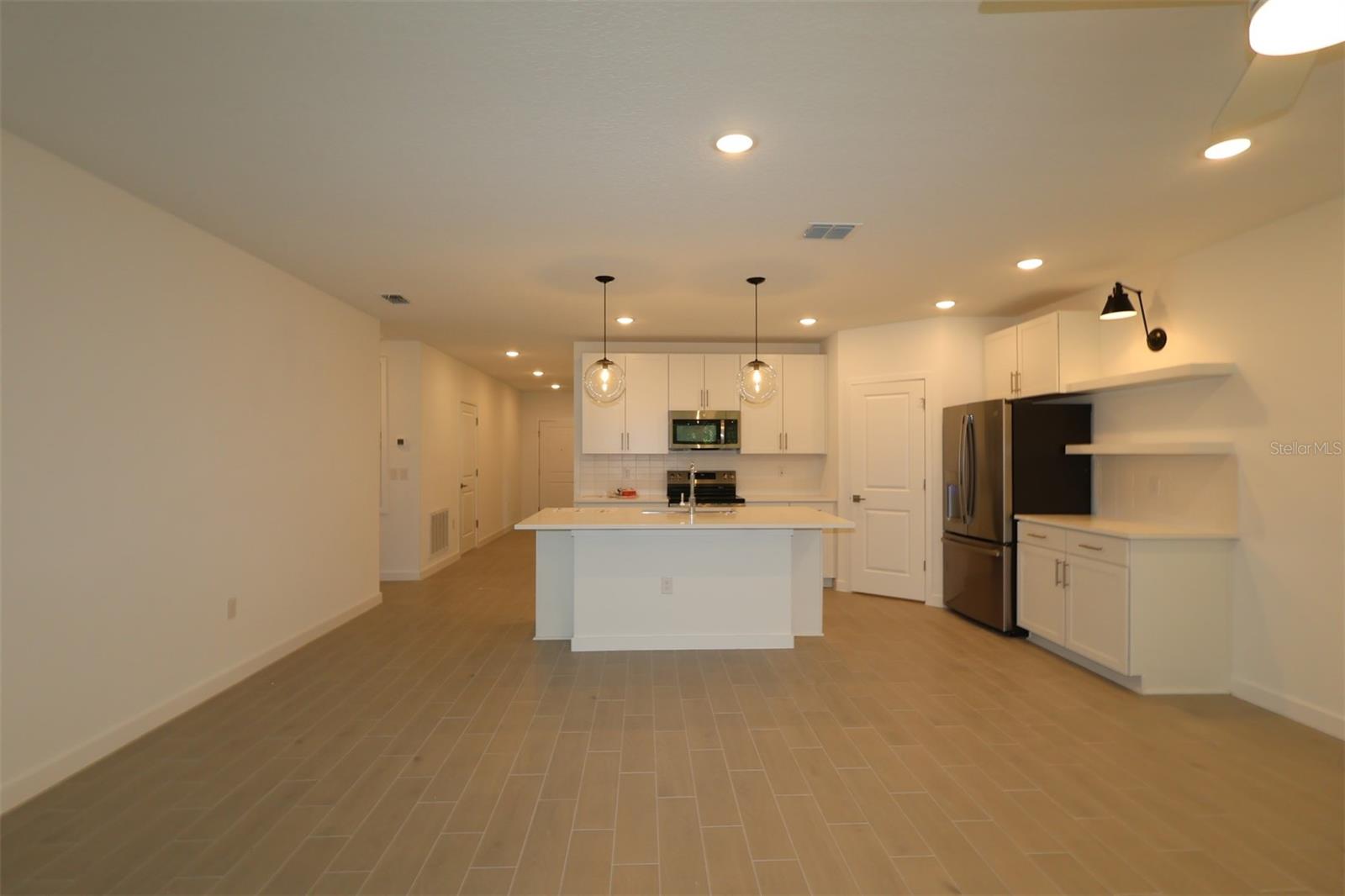 Image 4 of 6 For 4272 141 Lane 120