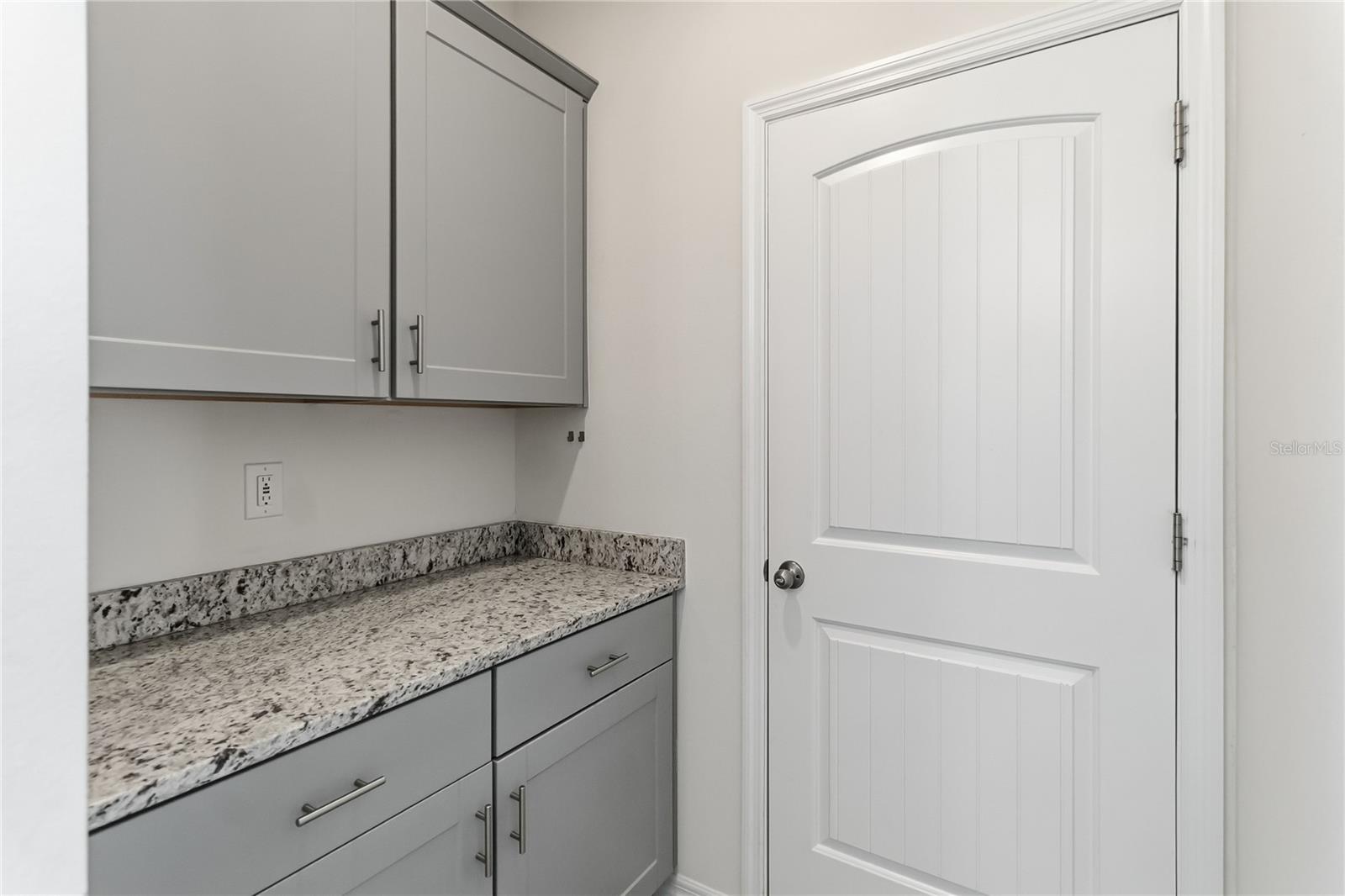 Image 13 of 86 For 16754 Oakboro Street