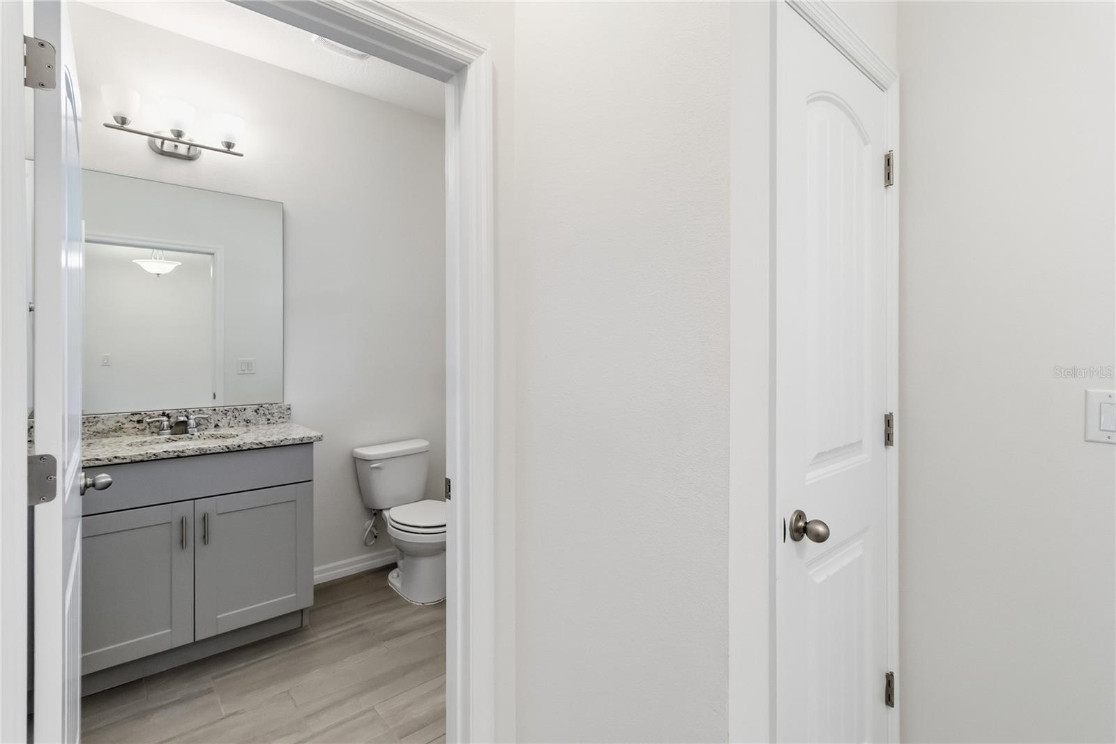 Image 16 of 86 For 16754 Oakboro Street