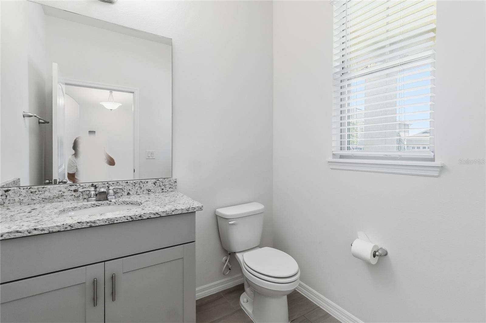 Image 17 of 86 For 16754 Oakboro Street