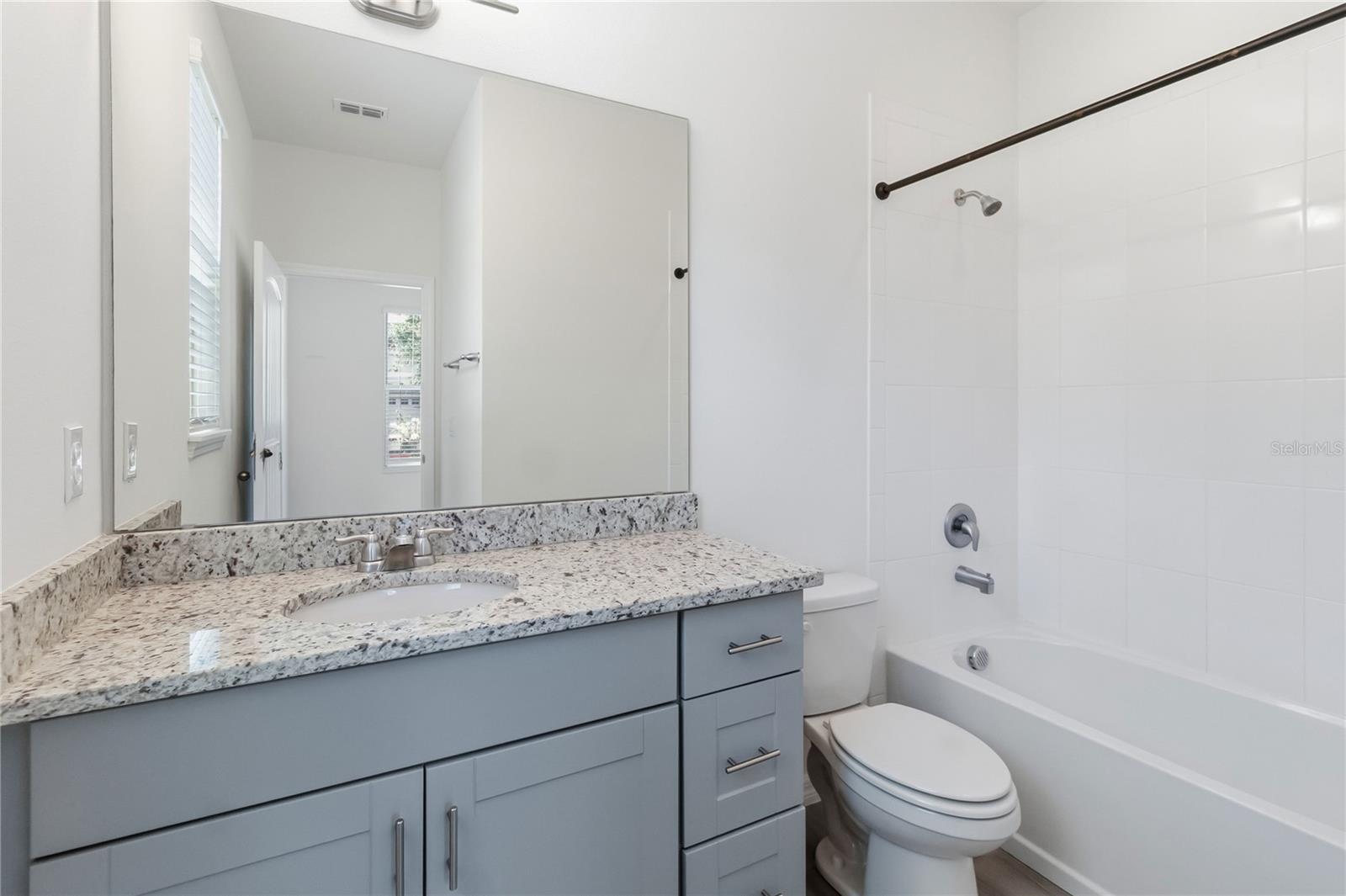 Image 20 of 86 For 16754 Oakboro Street