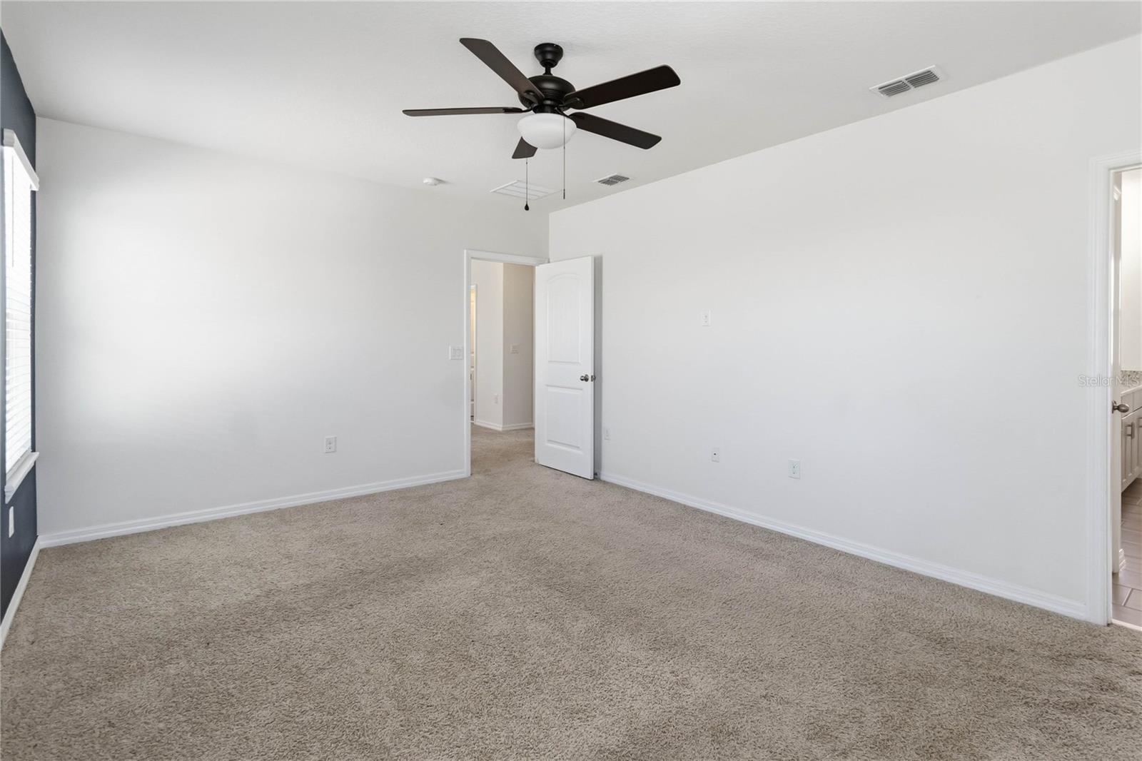 Image 26 of 86 For 16754 Oakboro Street