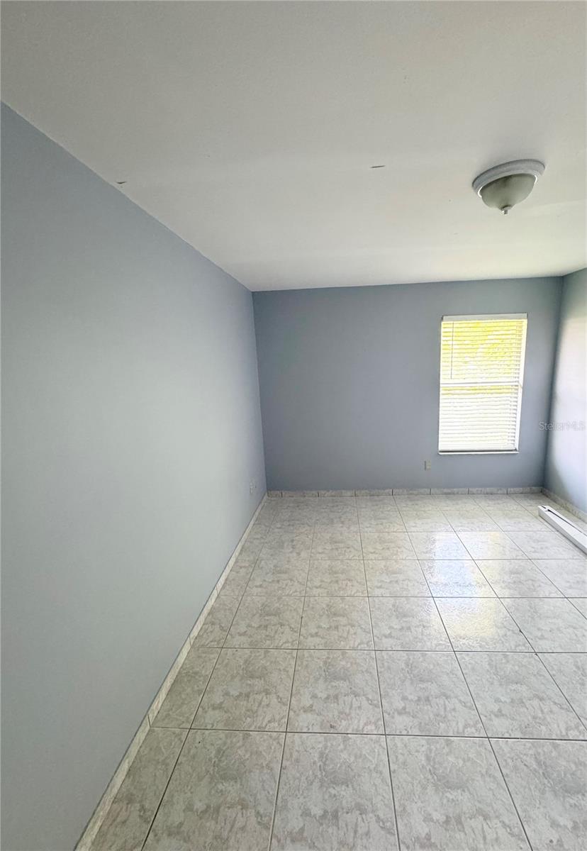 Image 11 of 16 For 4882 Semoran Boulevard 1408