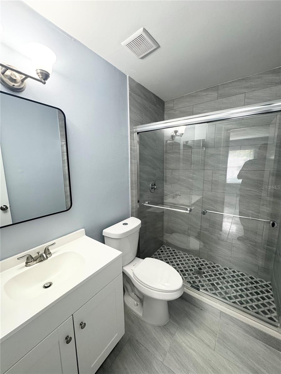 Image 12 of 16 For 4882 Semoran Boulevard 1408