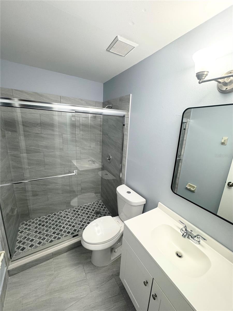 Image 14 of 16 For 4882 Semoran Boulevard 1408
