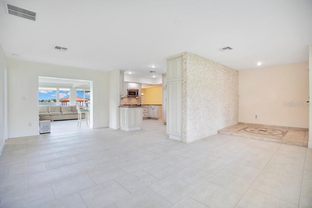 Image 4 of 46 For 3108 Troy Drive