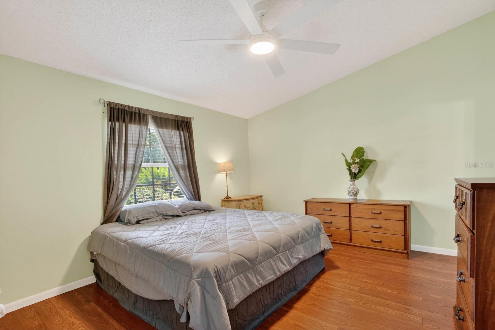 Image 21 of 39 For 46 Wood Cedar Drive