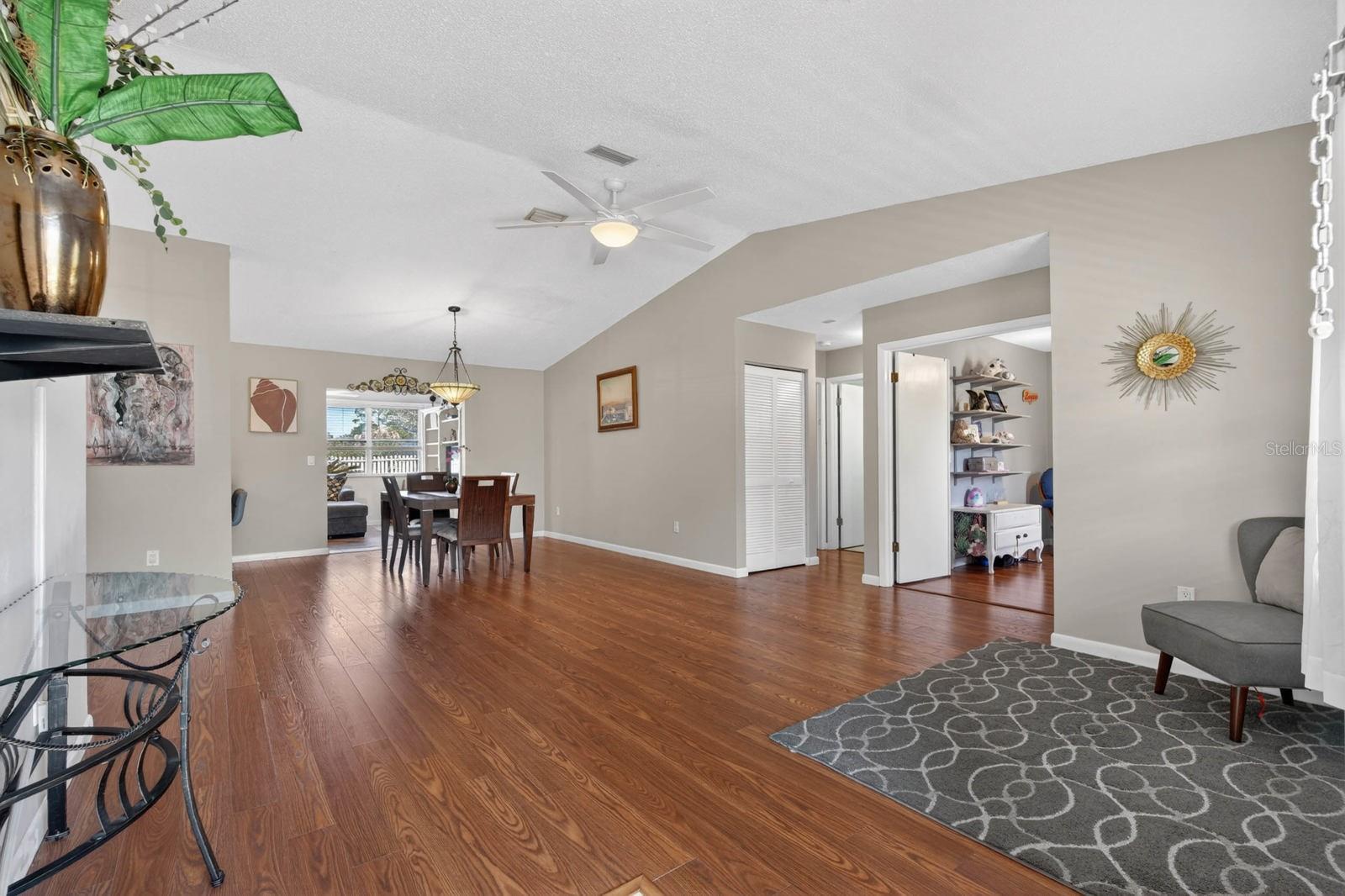 Image 5 of 39 For 46 Wood Cedar Drive