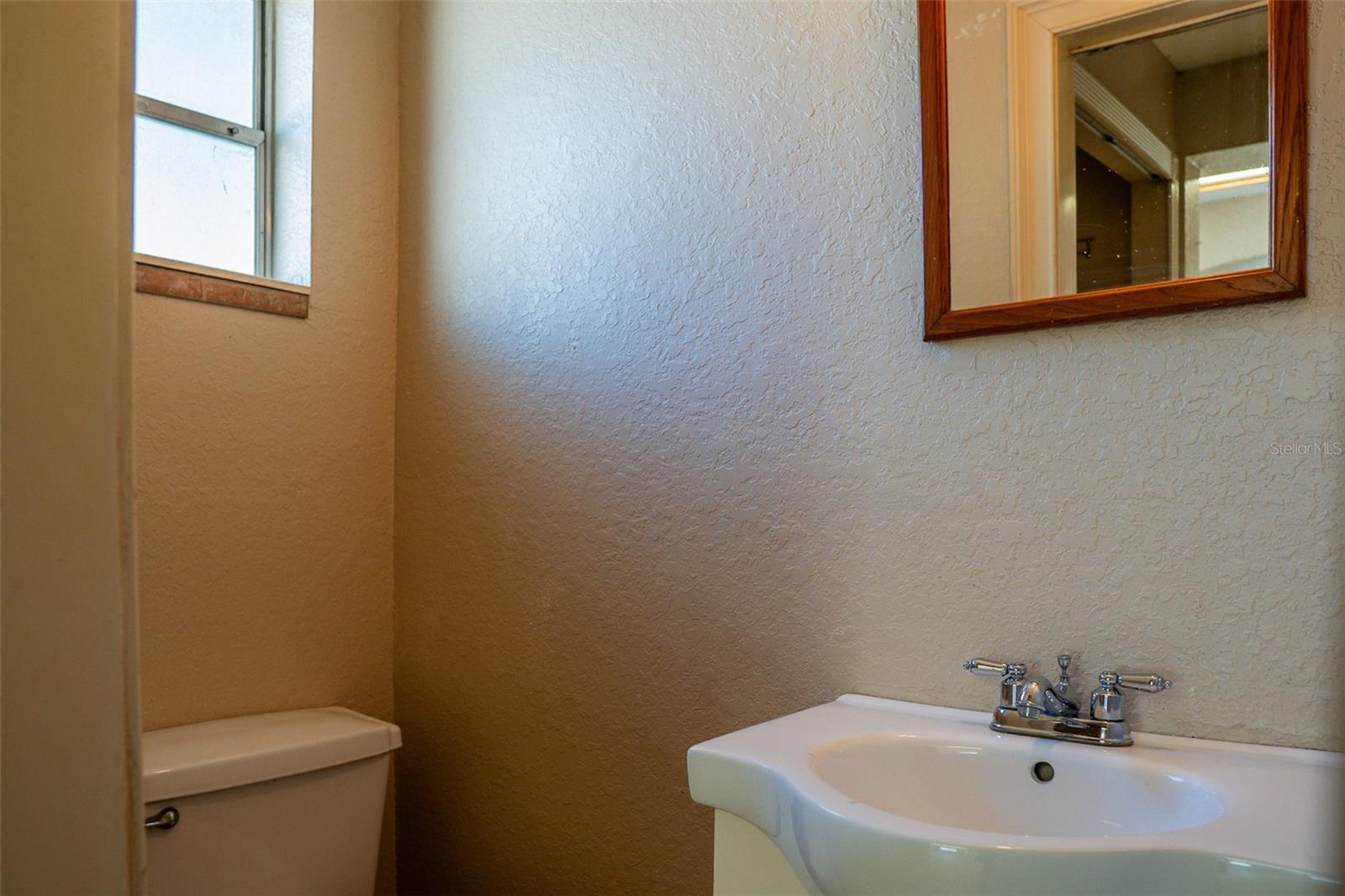 Image 17 of 43 For 721 Seminole Avenue