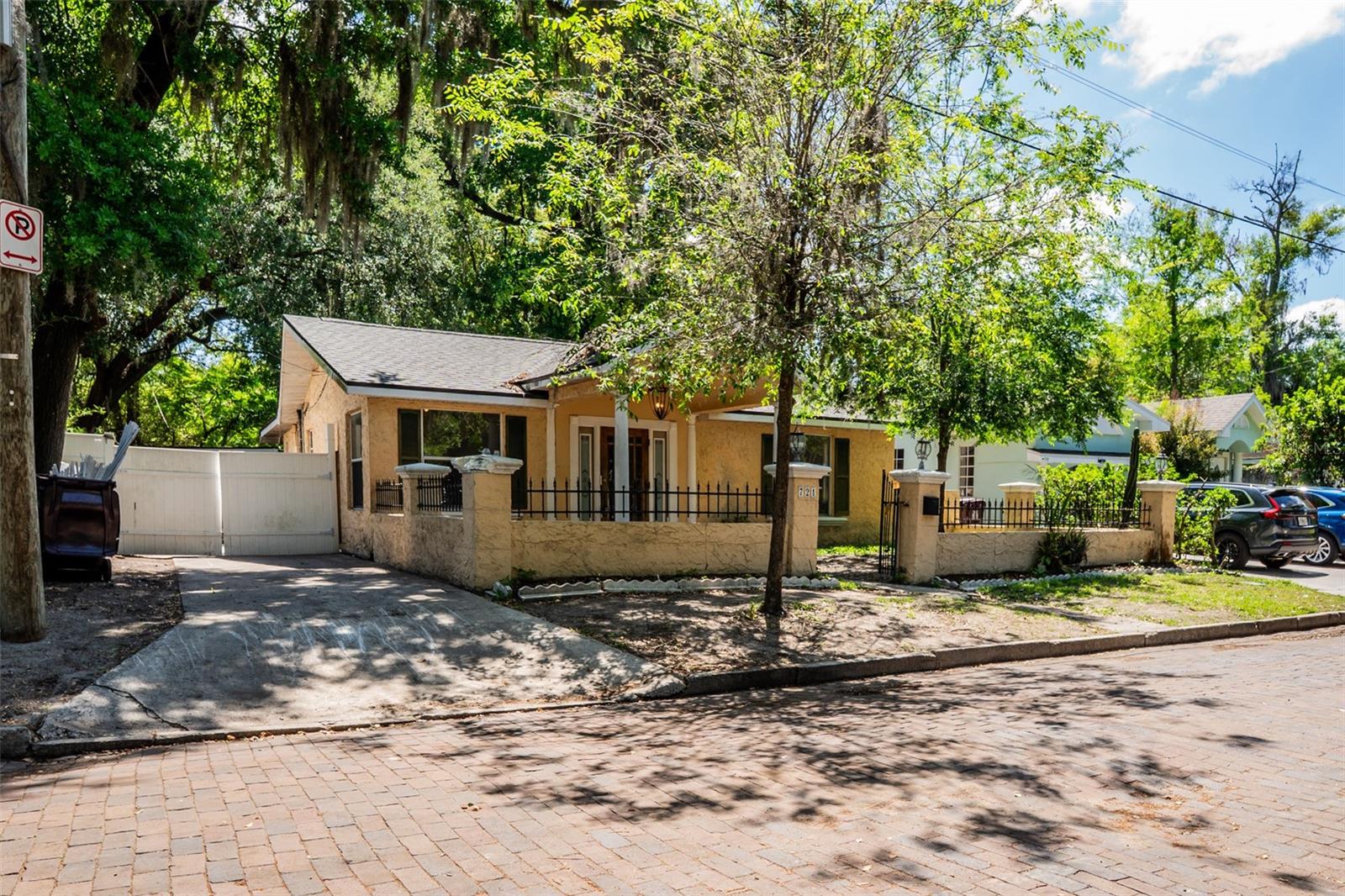 Image 2 of 43 For 721 Seminole Avenue