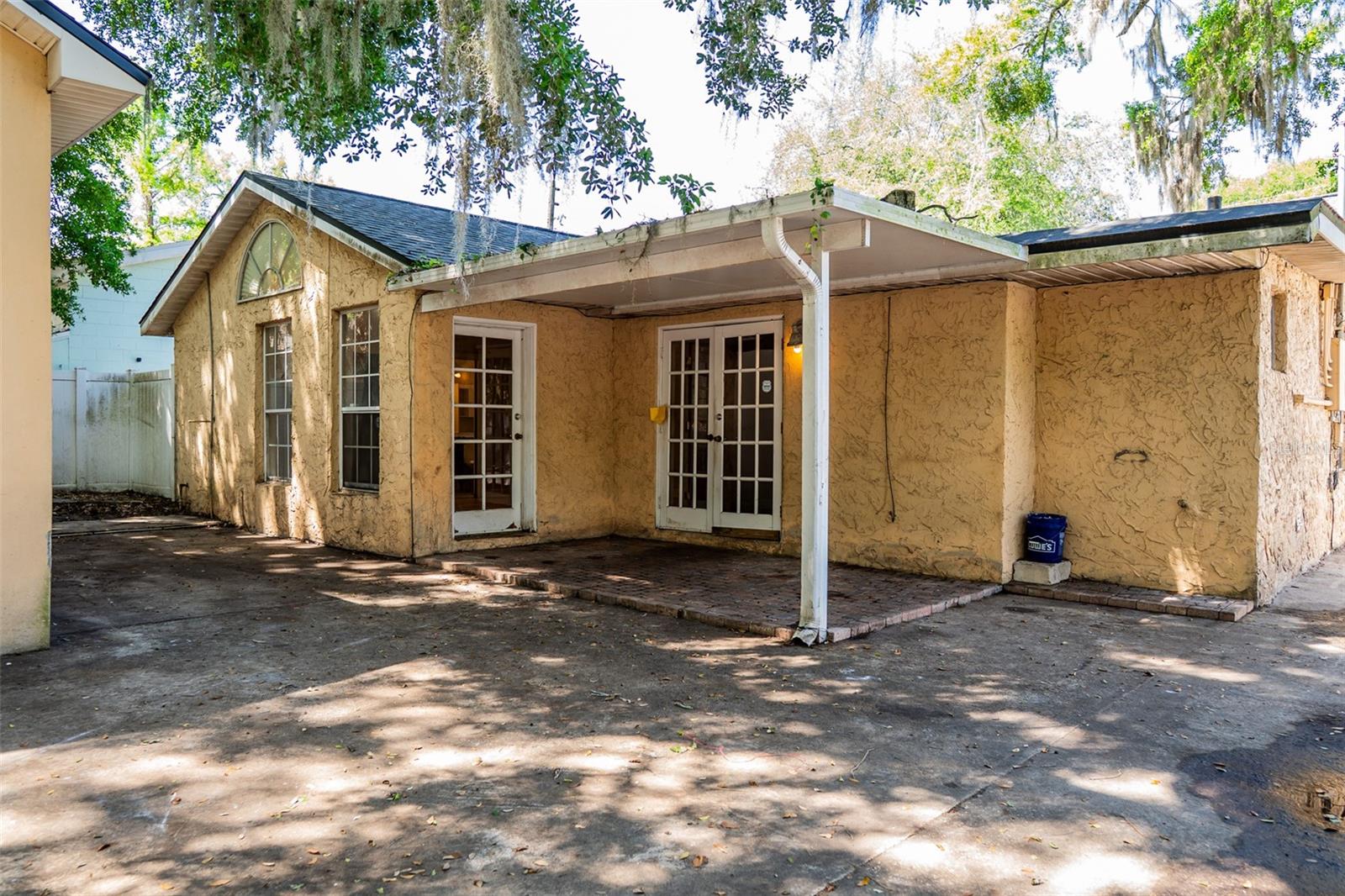 Image 24 of 43 For 721 Seminole Avenue