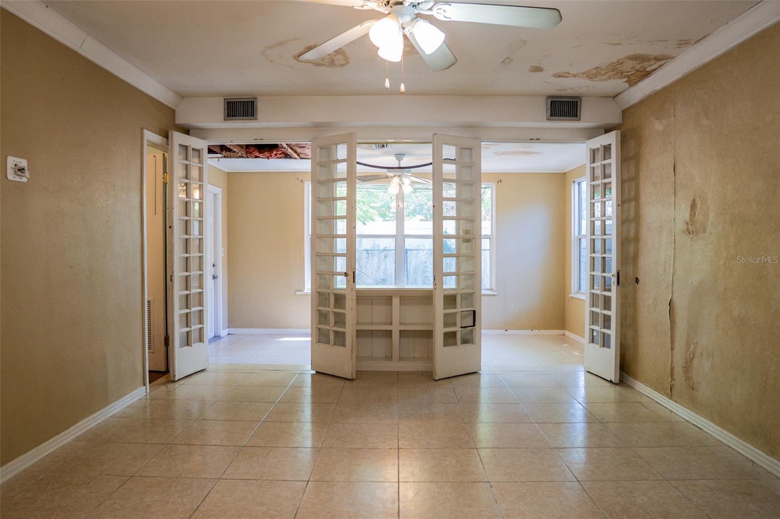 Image 37 of 43 For 721 Seminole Avenue