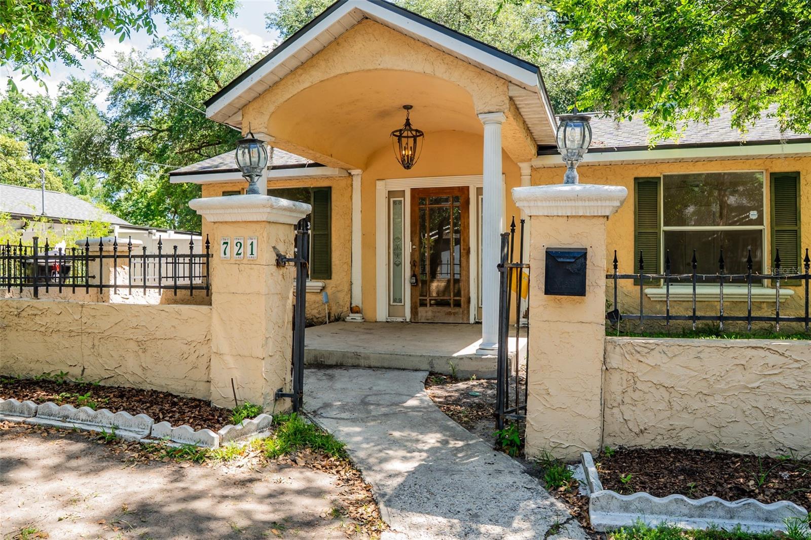 Image 4 of 43 For 721 Seminole Avenue