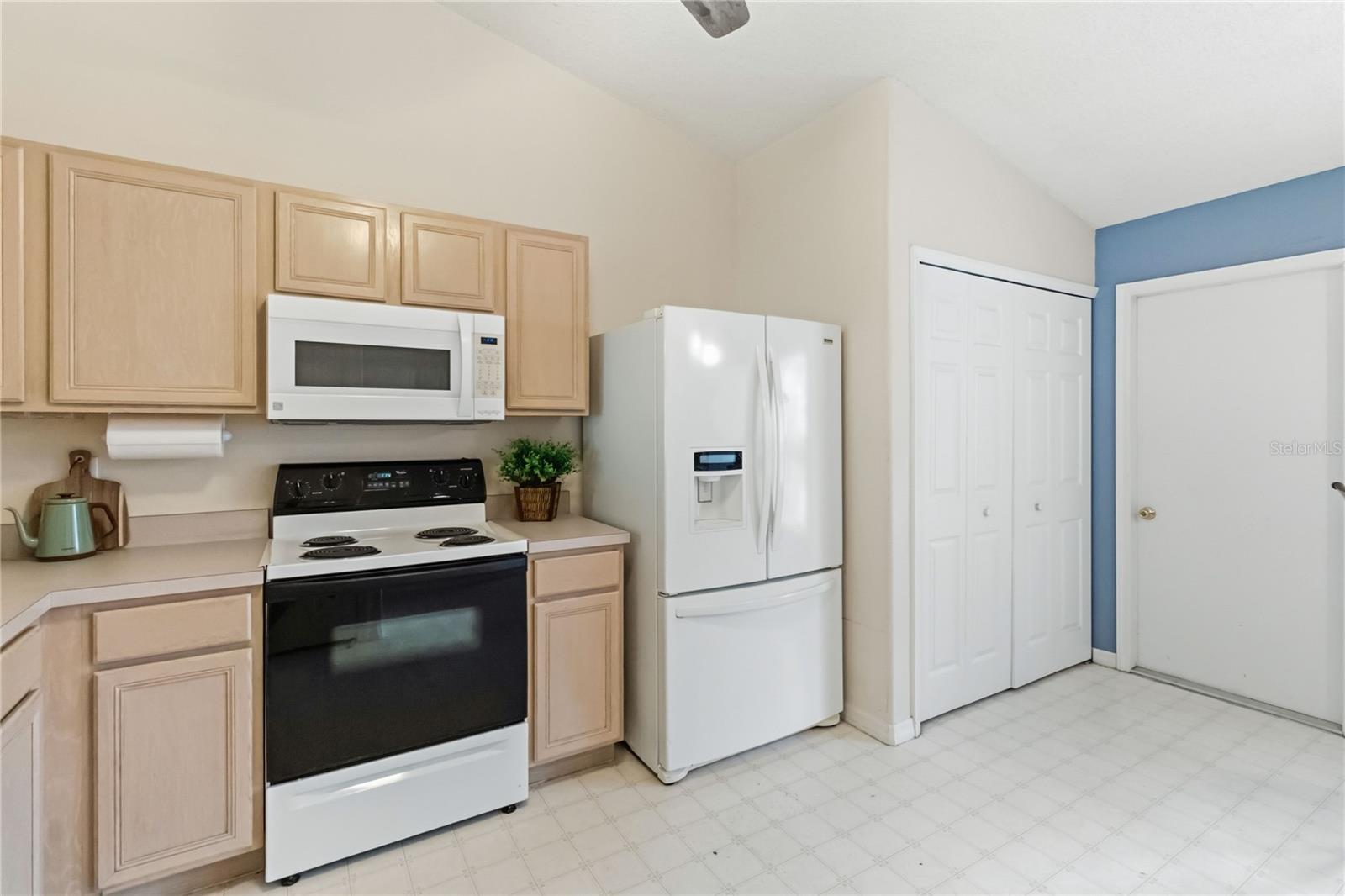 Image 16 of 37 For 4306 Pebblestone Court