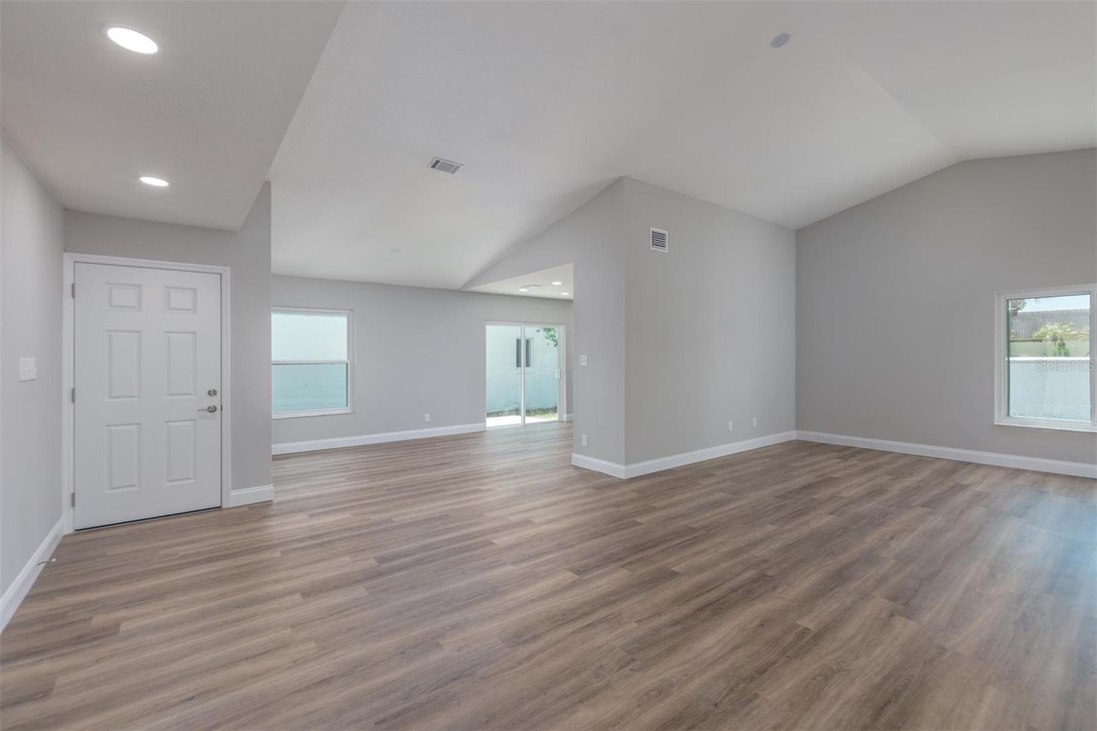 Image 10 of 50 For 634 Stanhope Drive