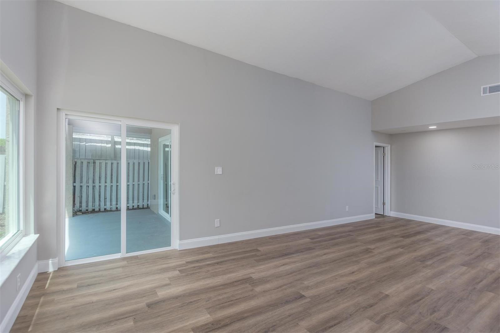 Image 12 of 50 For 634 Stanhope Drive