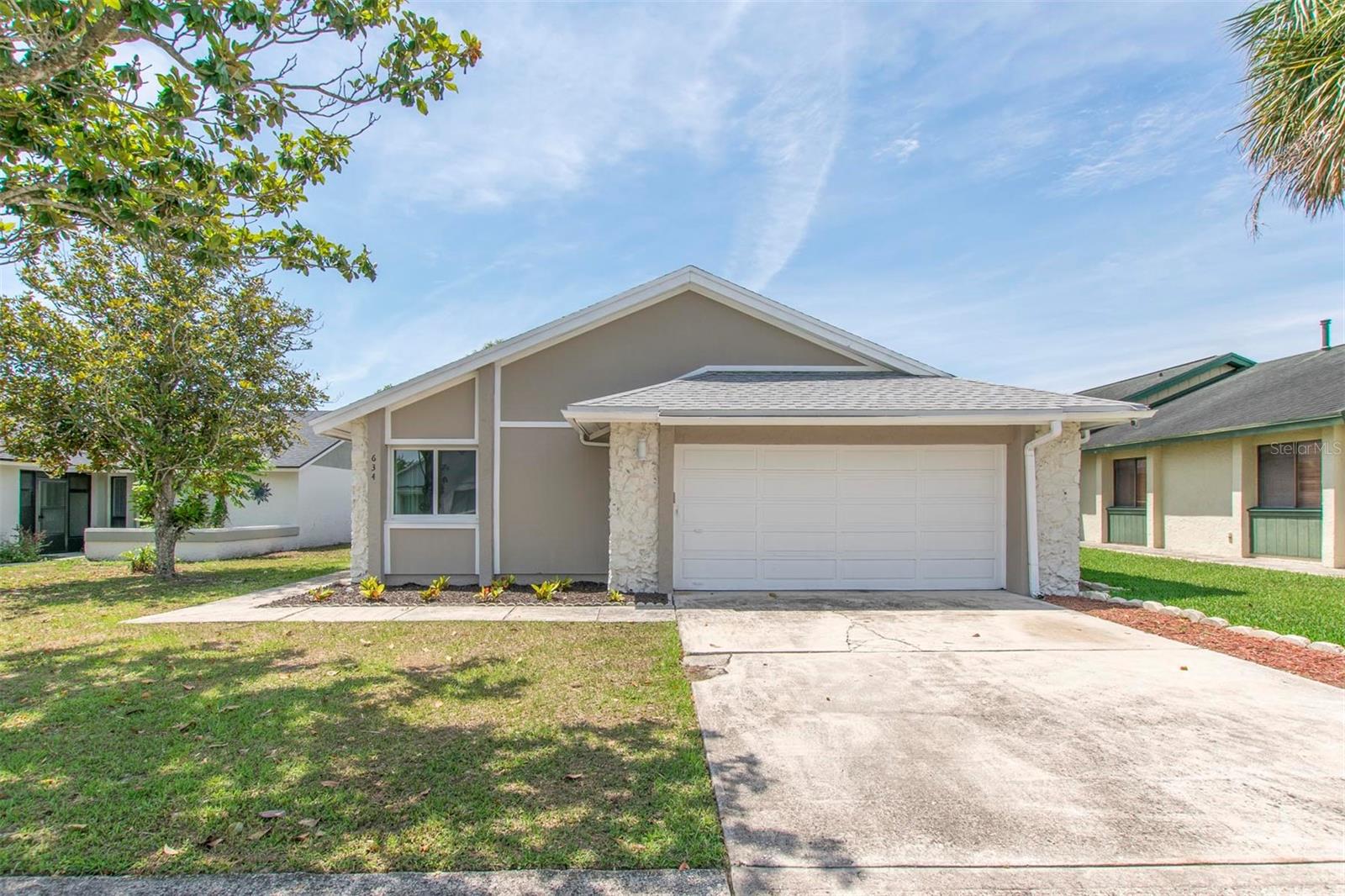 Image 3 of 50 For 634 Stanhope Drive