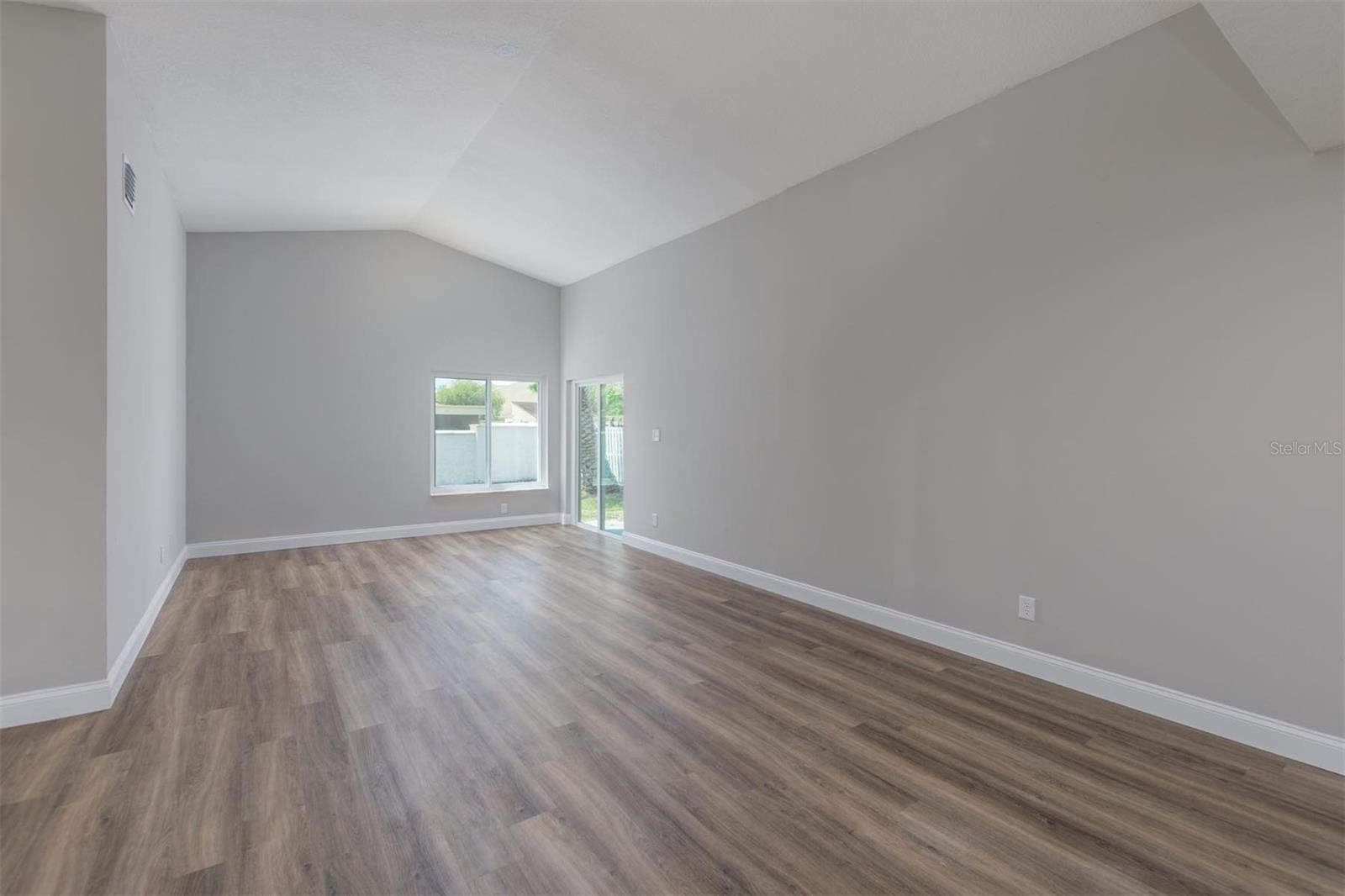 Image 9 of 50 For 634 Stanhope Drive