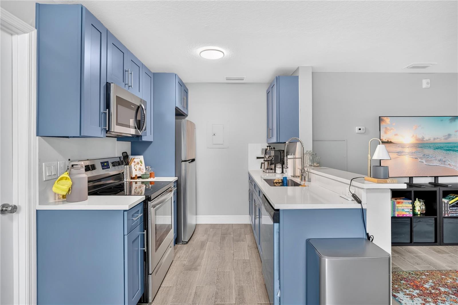 Image 10 of 31 For 2592 Grassy Point Drive 104