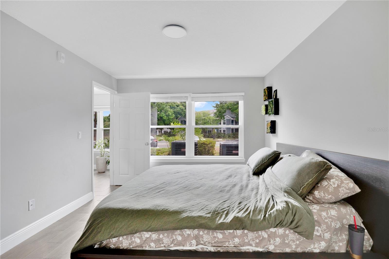Image 12 of 31 For 2592 Grassy Point Drive 104