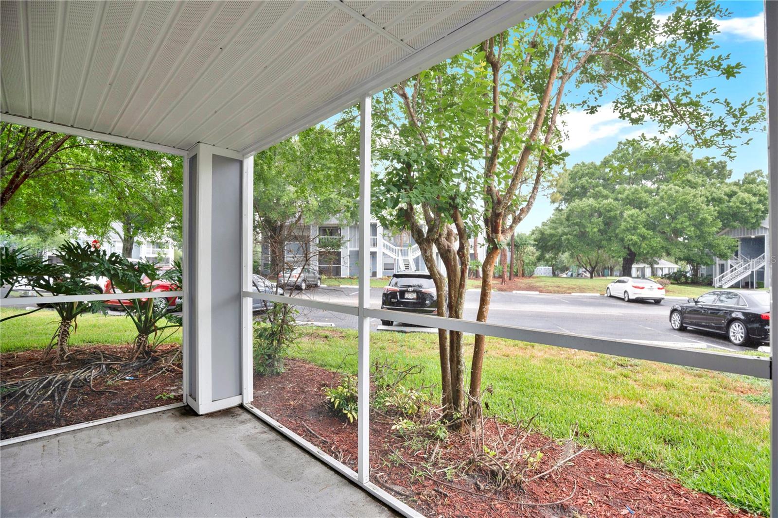 Image 21 of 31 For 2592 Grassy Point Drive 104