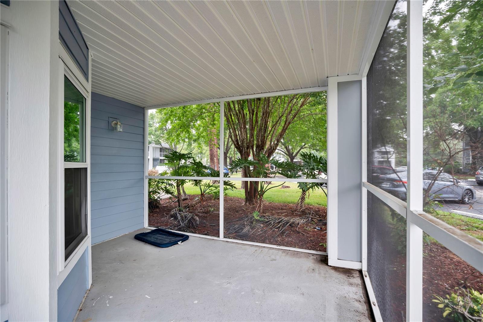 Image 22 of 31 For 2592 Grassy Point Drive 104