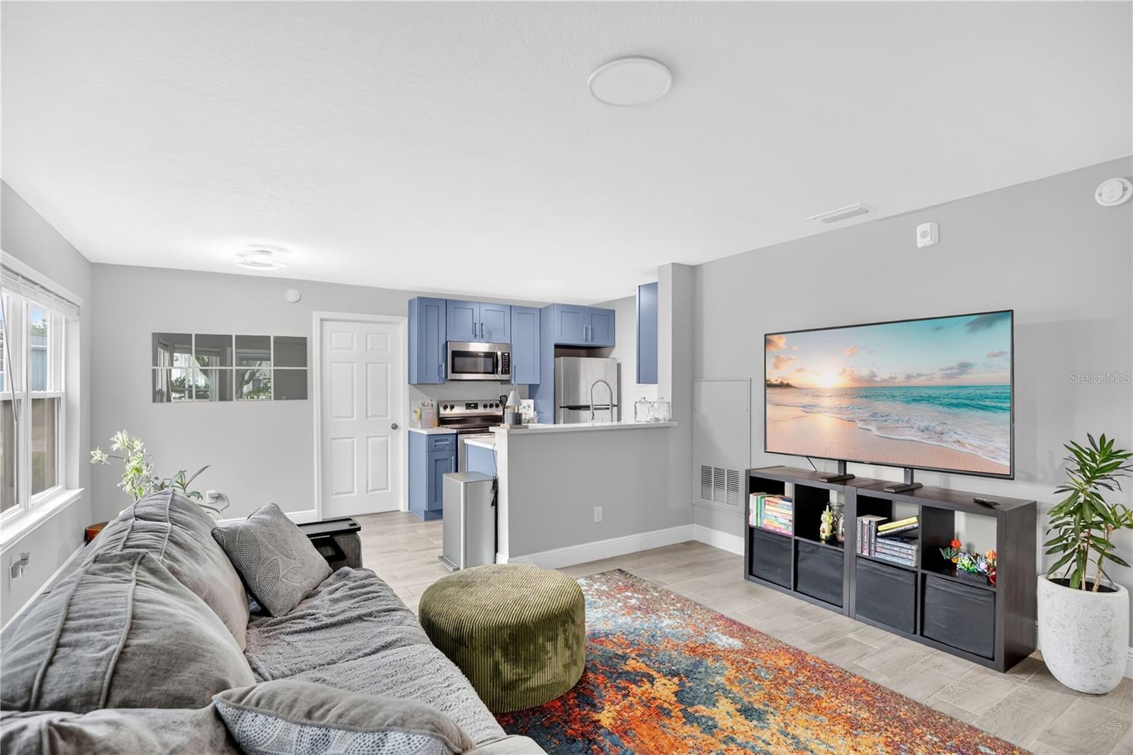 Image 7 of 31 For 2592 Grassy Point Drive 104