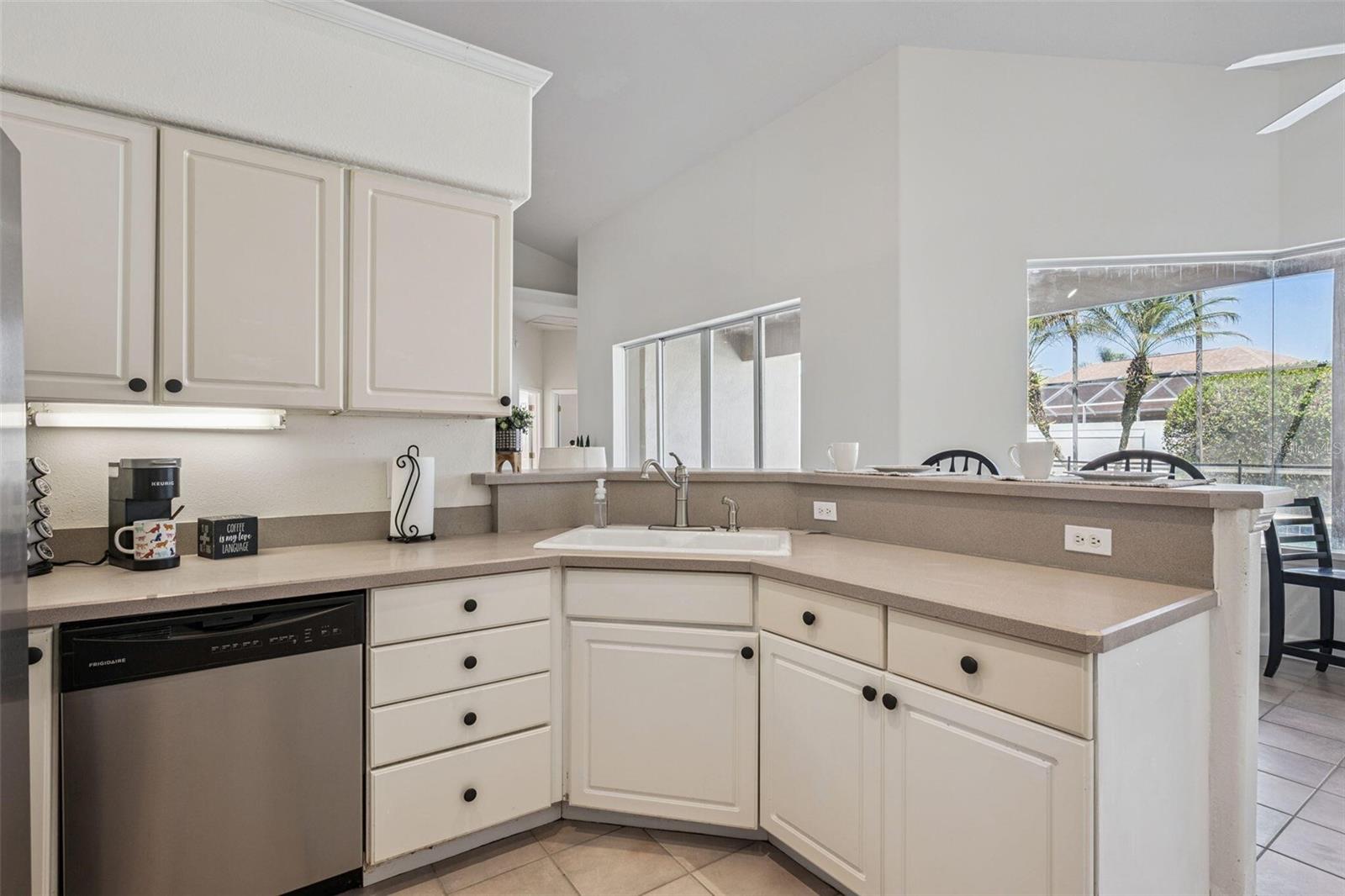 Image 13 of 35 For 8072 Canyon Lake Circle