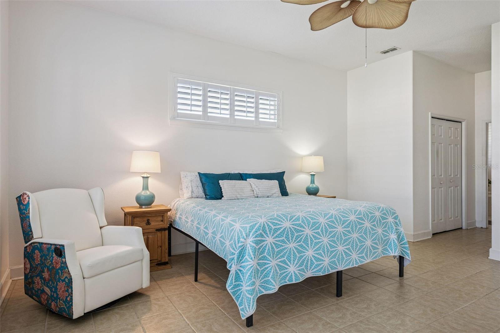 Image 16 of 35 For 8072 Canyon Lake Circle