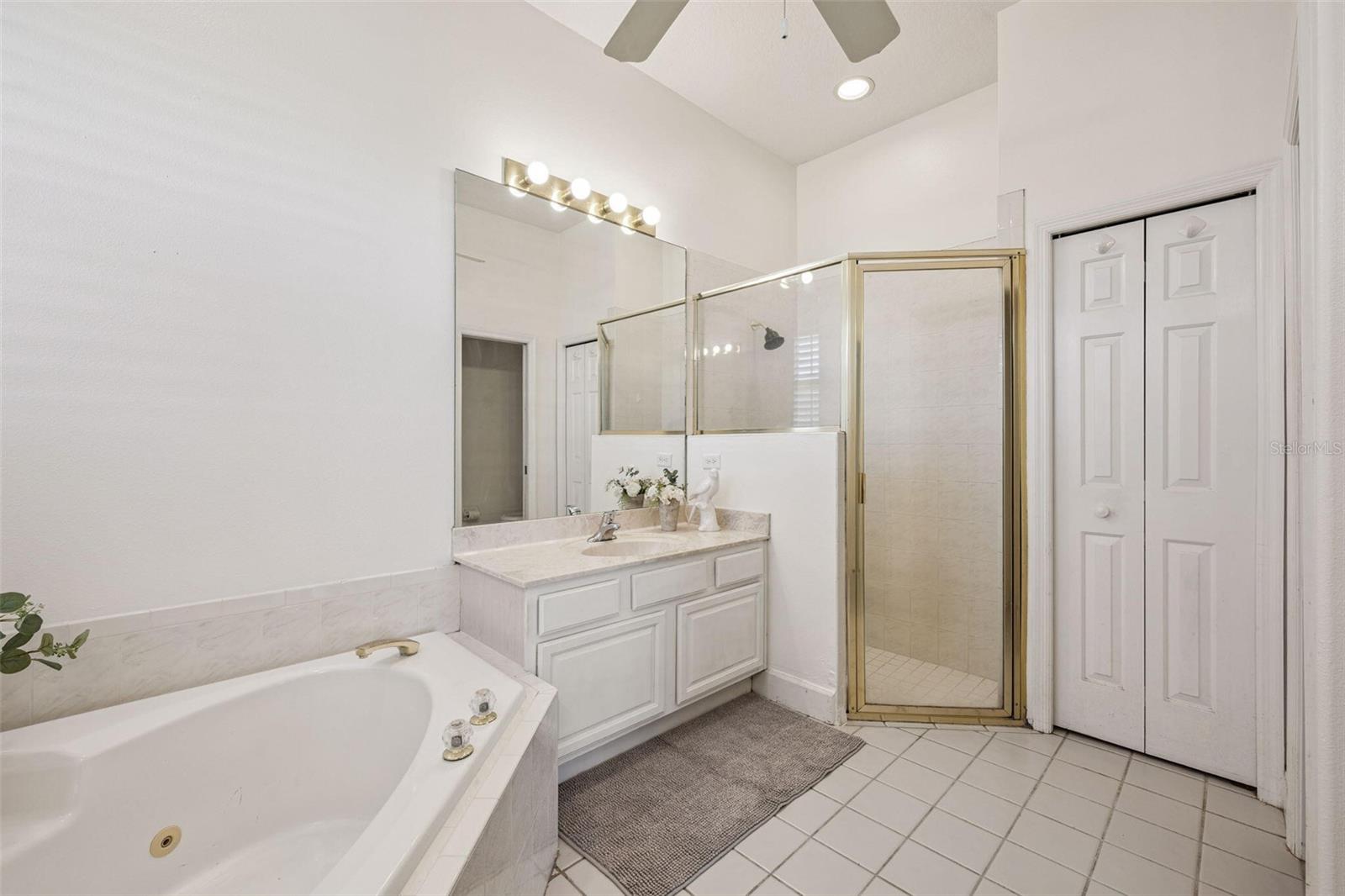 Image 20 of 35 For 8072 Canyon Lake Circle