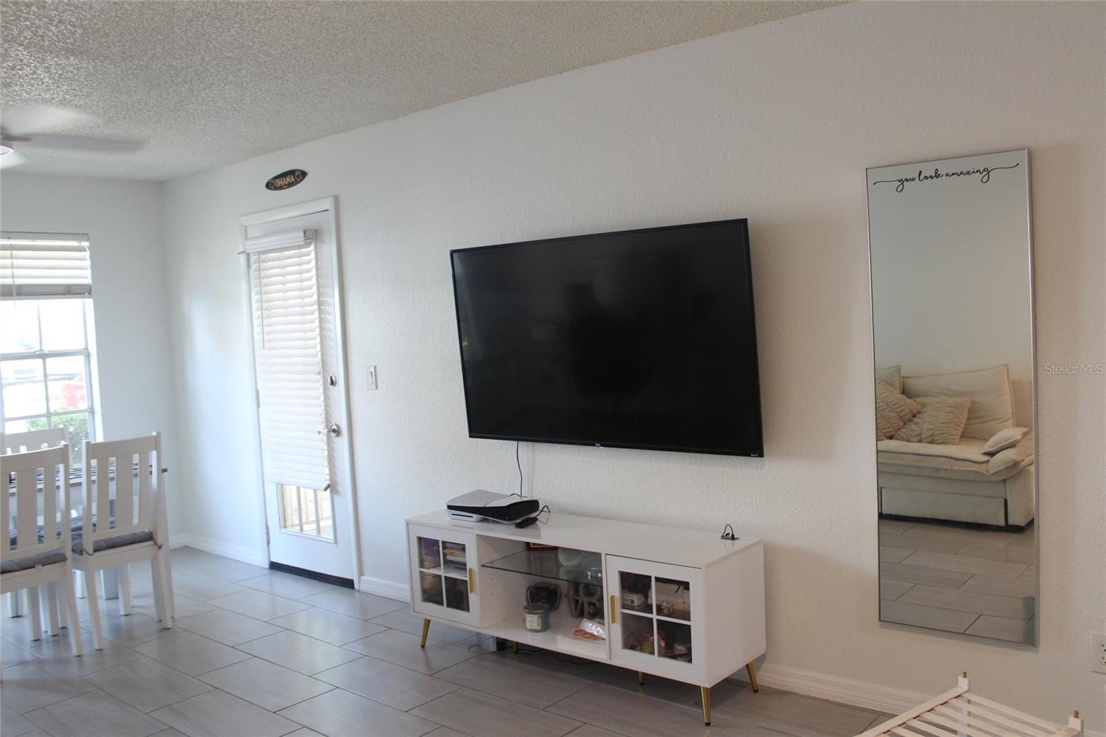 Listing photo id 24 for 11508 Westwood Boulevard 315