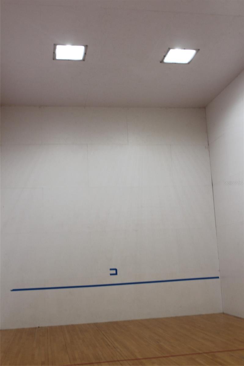 Listing photo id 40 for 11508 Westwood Boulevard 315