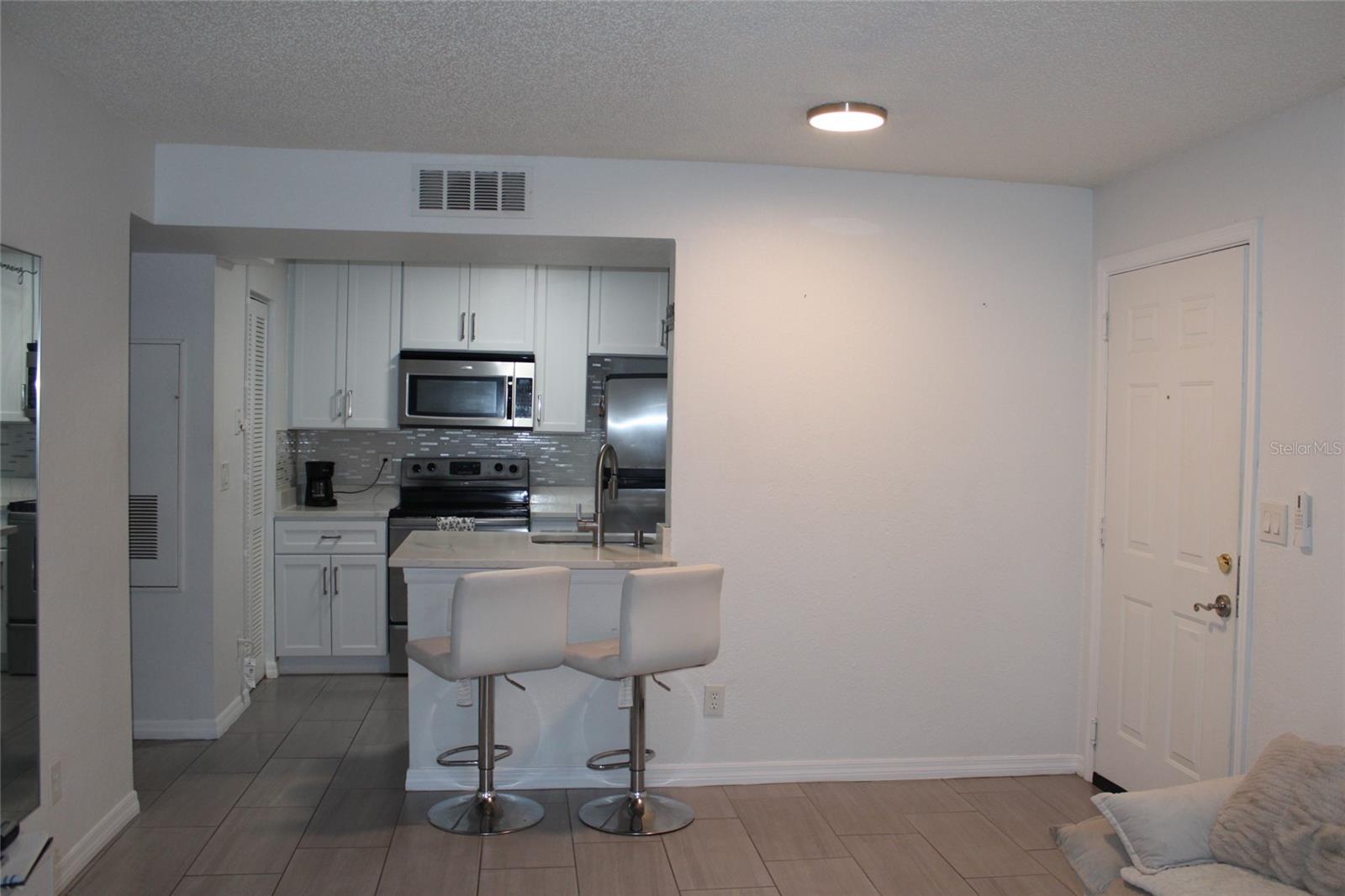 Listing photo id 6 for 11508 Westwood Boulevard 315
