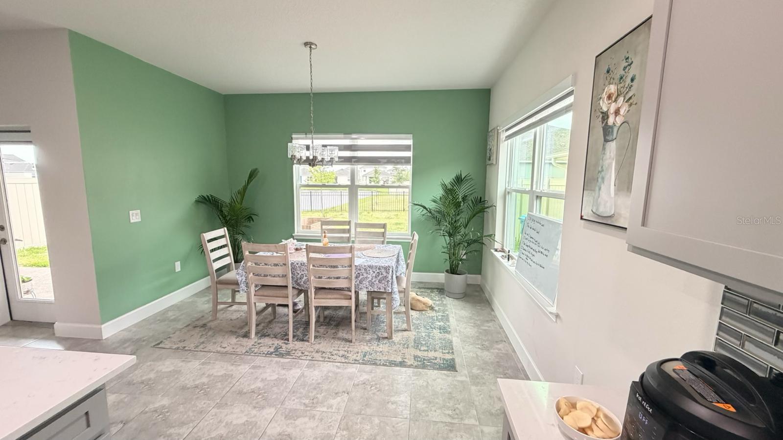 Image 3 of 11 For 1046 Grantham Lane Se