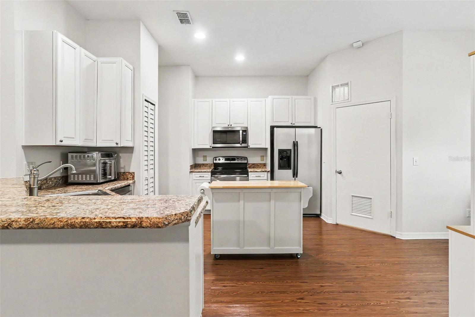 Image 15 of 29 For 14825 Greater Pines Boulevard