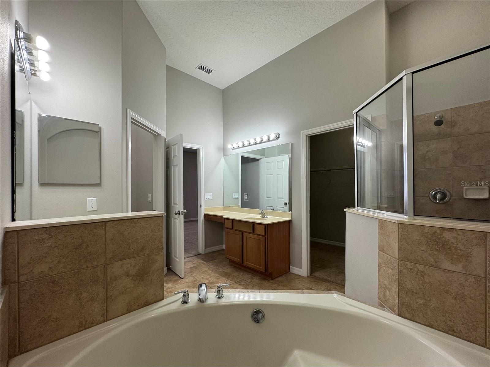 Image 15 of 30 For 11813 Via Lucerna Circle