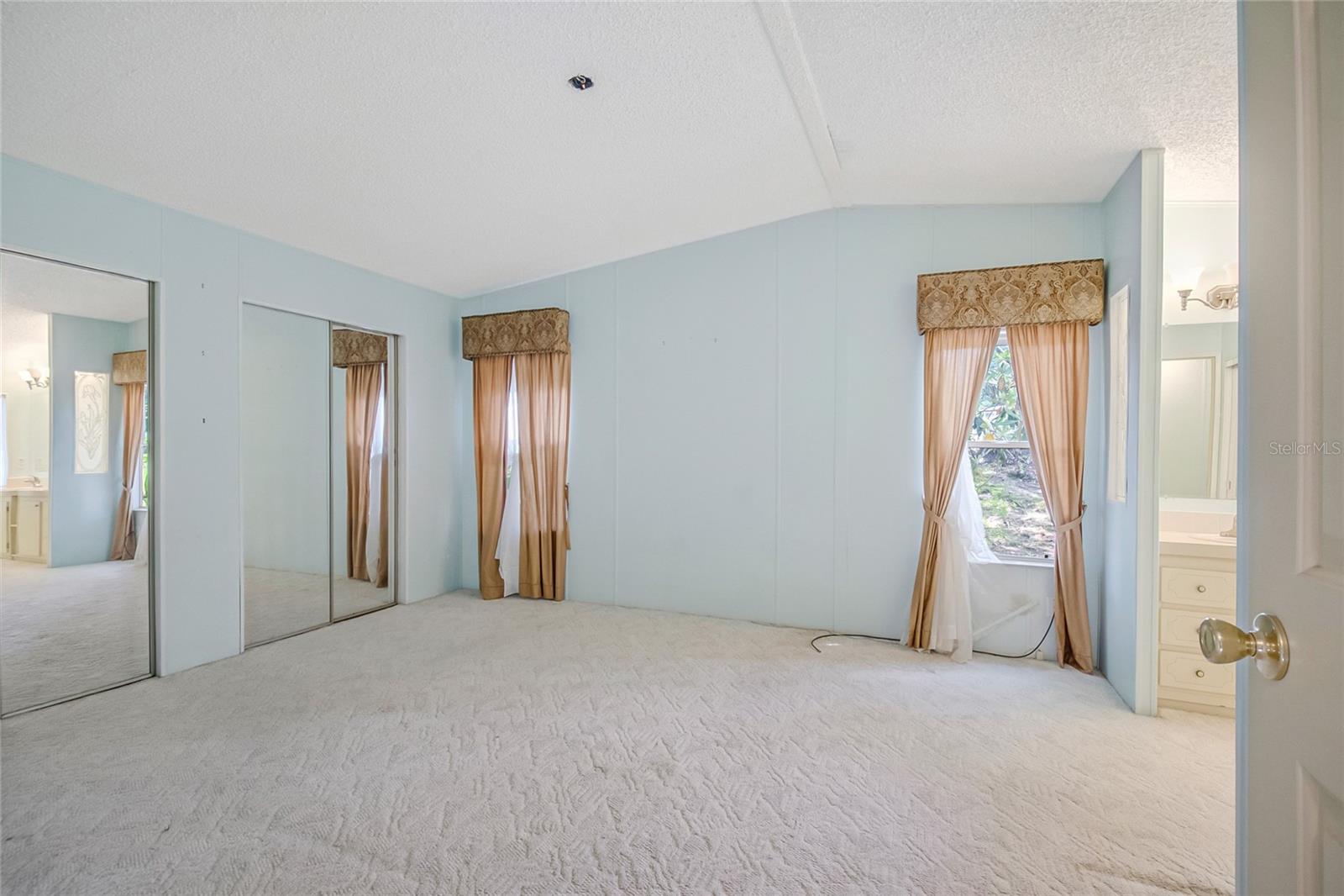 Image 17 of 48 For 3971 Cohen Drive 739