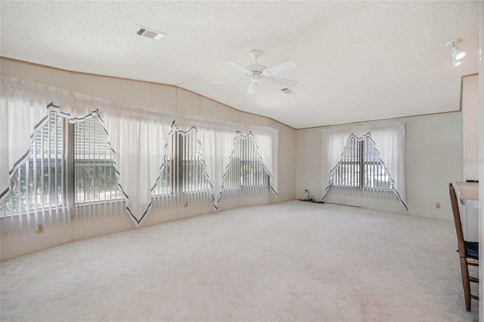 Image 9 of 48 For 3971 Cohen Drive 739