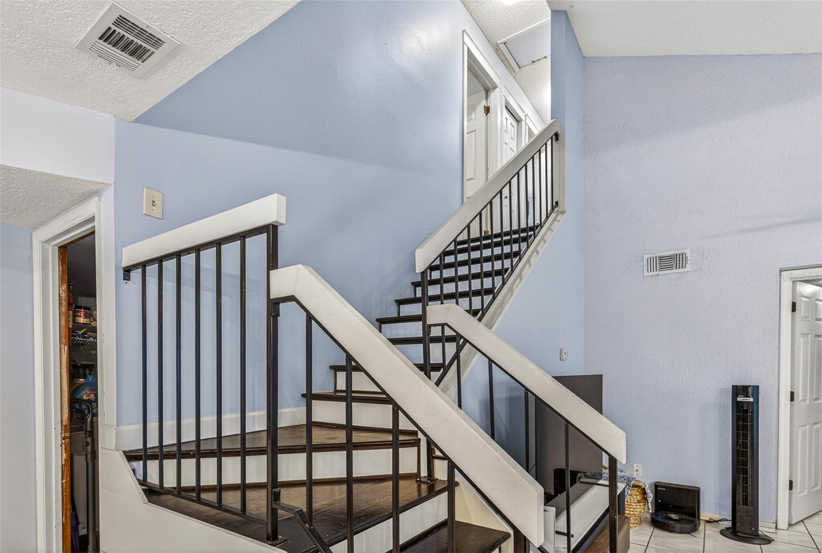 Image 22 of 45 For 1767 Iroquois Drive