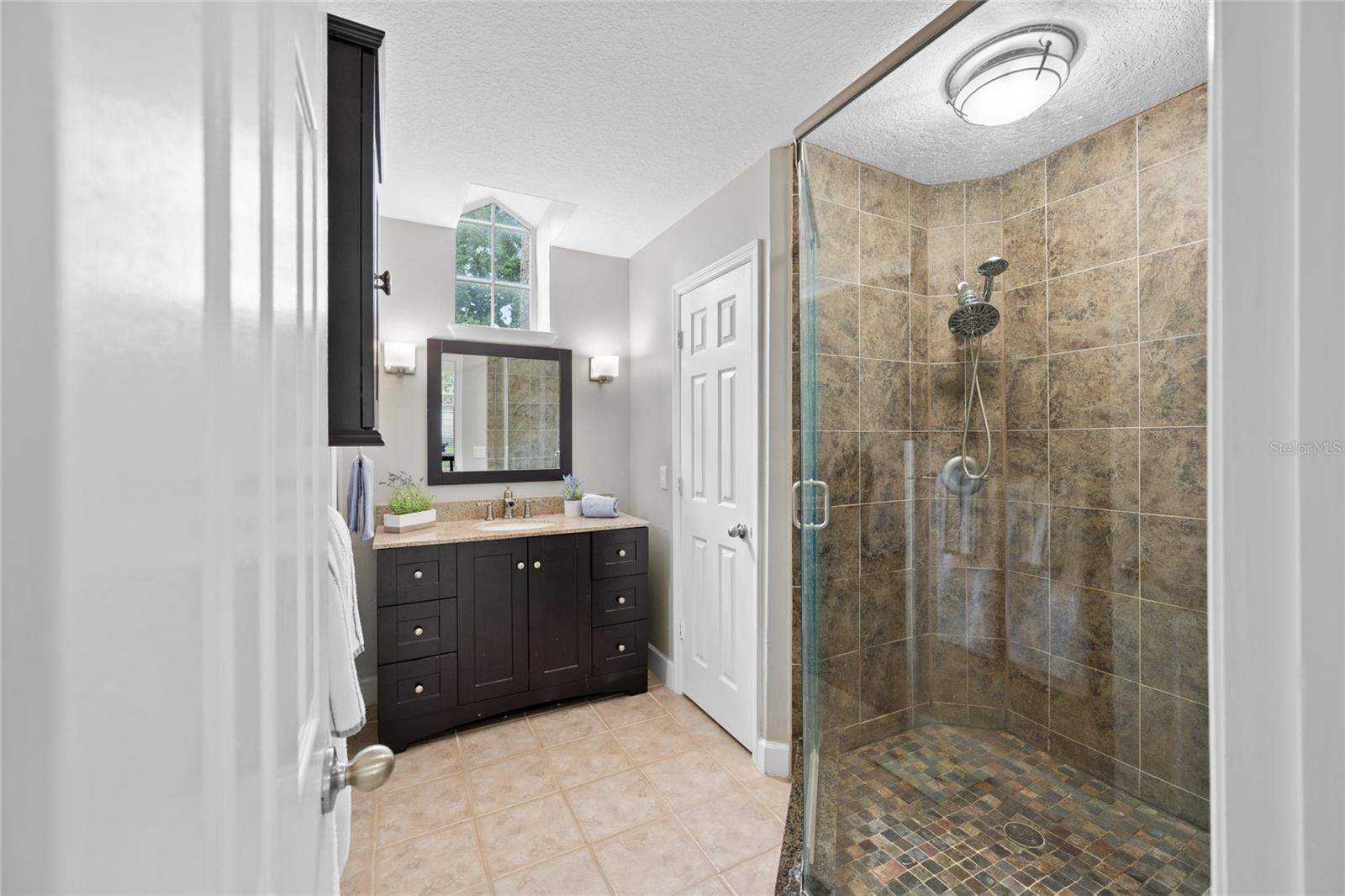 Image 16 of 23 For 1423 Farrindon Circle