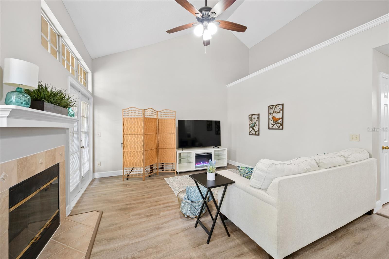 Image 4 of 23 For 1423 Farrindon Circle