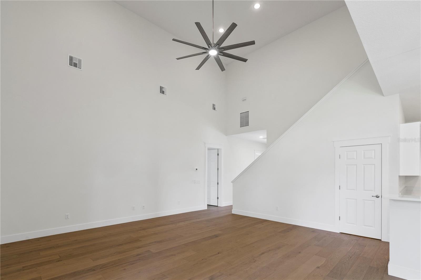 Image 43 of 60 For 1919 Sipes Avenue