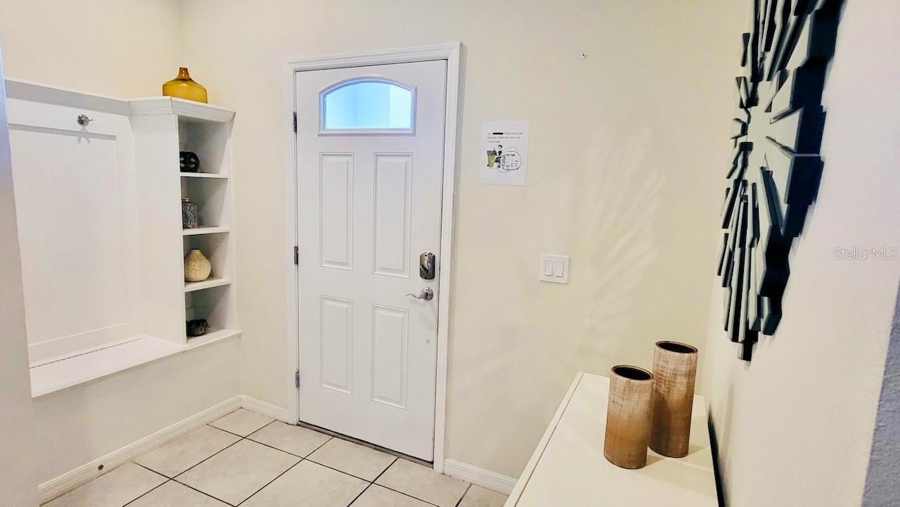 Image 4 of 43 For 8942 Sydney Avenue