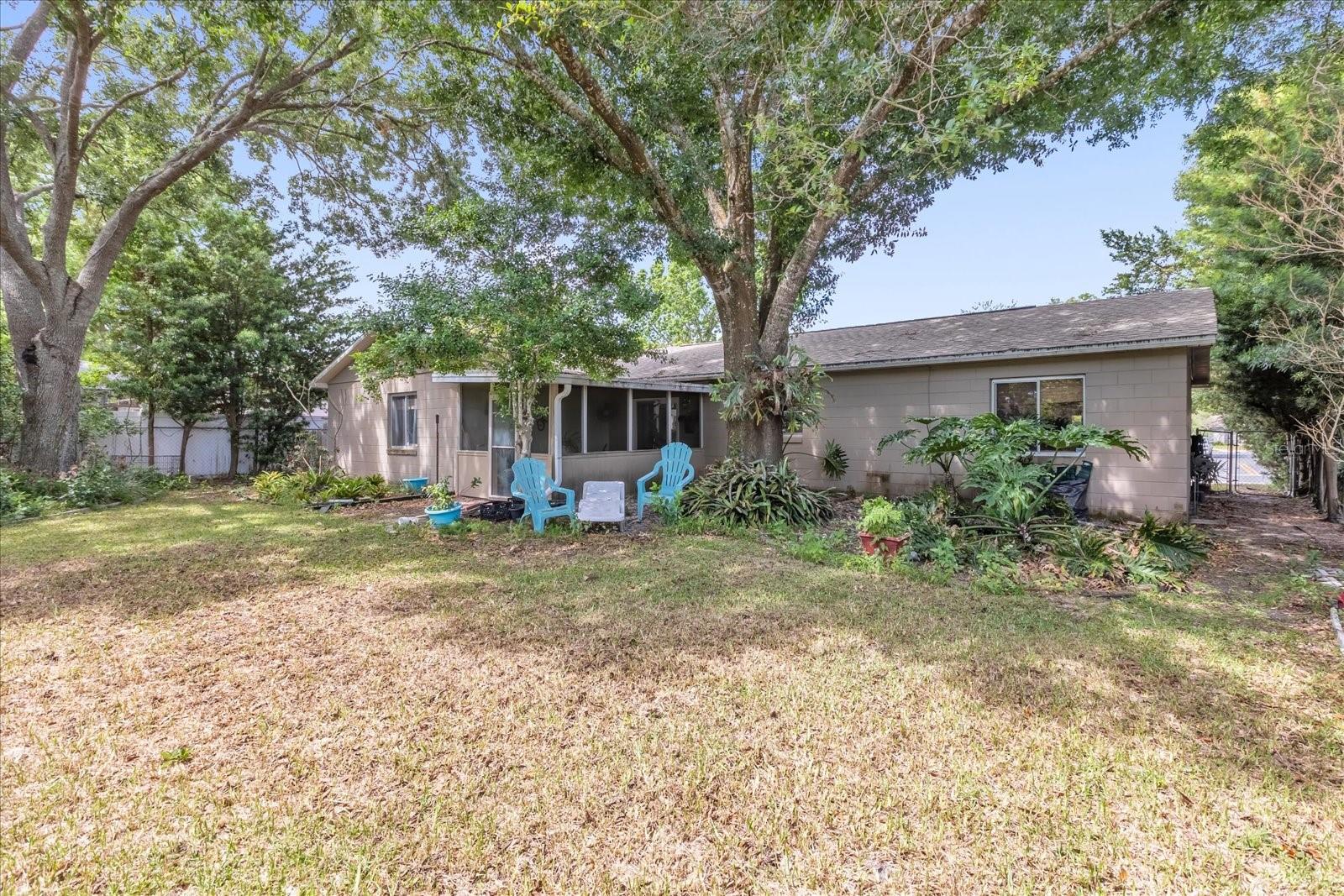 Image 21 of 32 For 205 Woodfield Drive